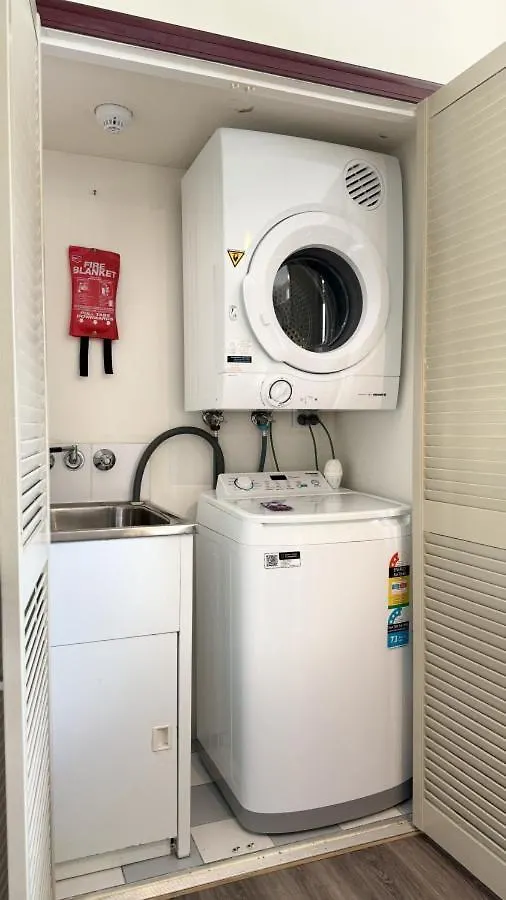 The Midtown - Modern Oasis With Ev Charging Pool Netflix Apartment Gold Coast Australia