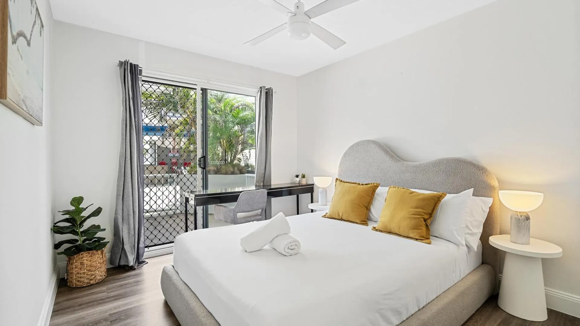 The Midtown - Modern Oasis With Ev Charging Pool Netflix Apartment Gold Coast