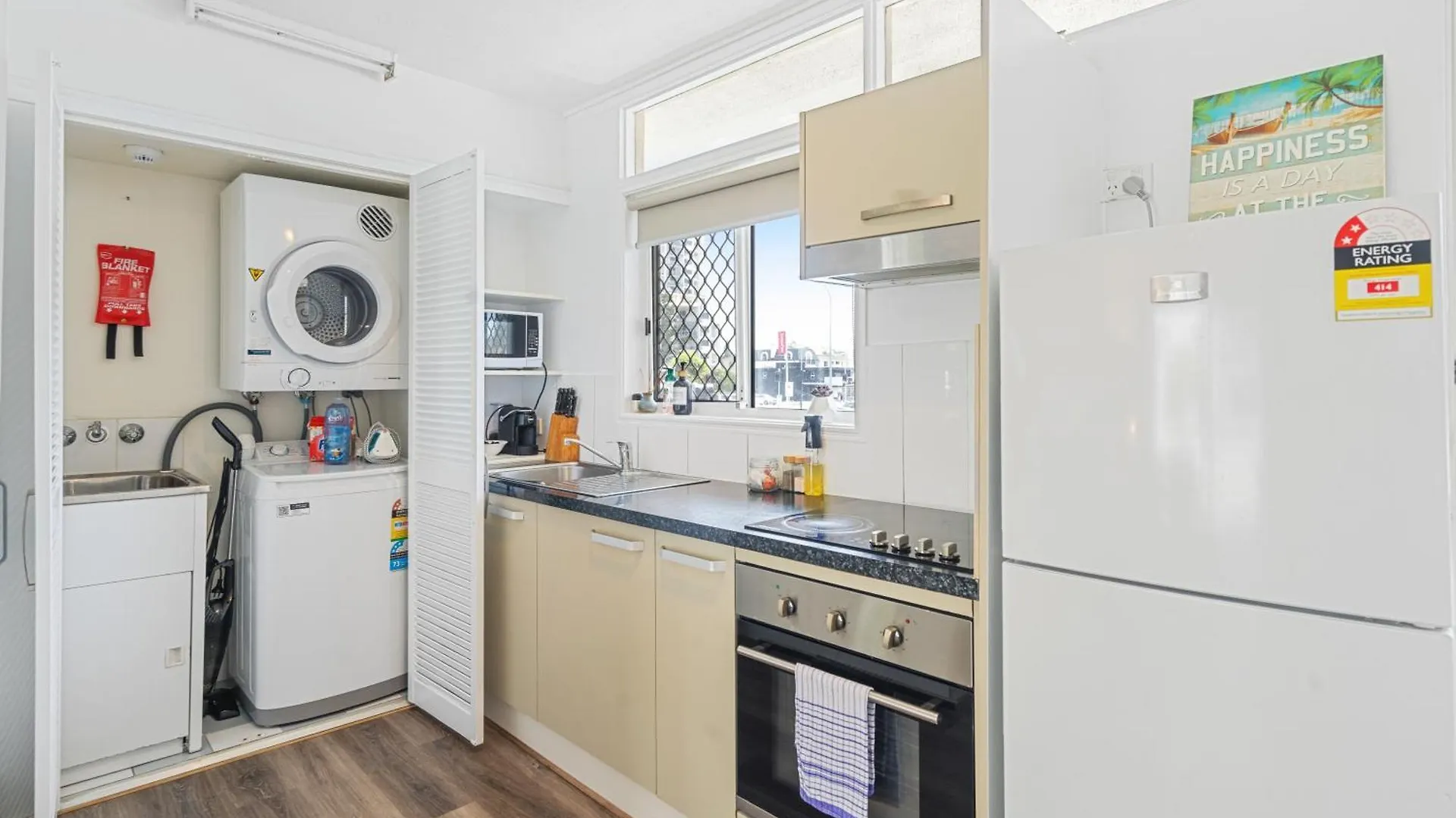 The Midtown - Modern Oasis With Ev Charging Pool Netflix Apartment Gold Coast 0*,  Australia